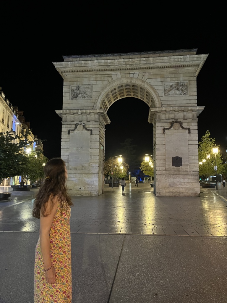 10 cosas que hacer en Dijon La maestra Viajera Porte Guillaume